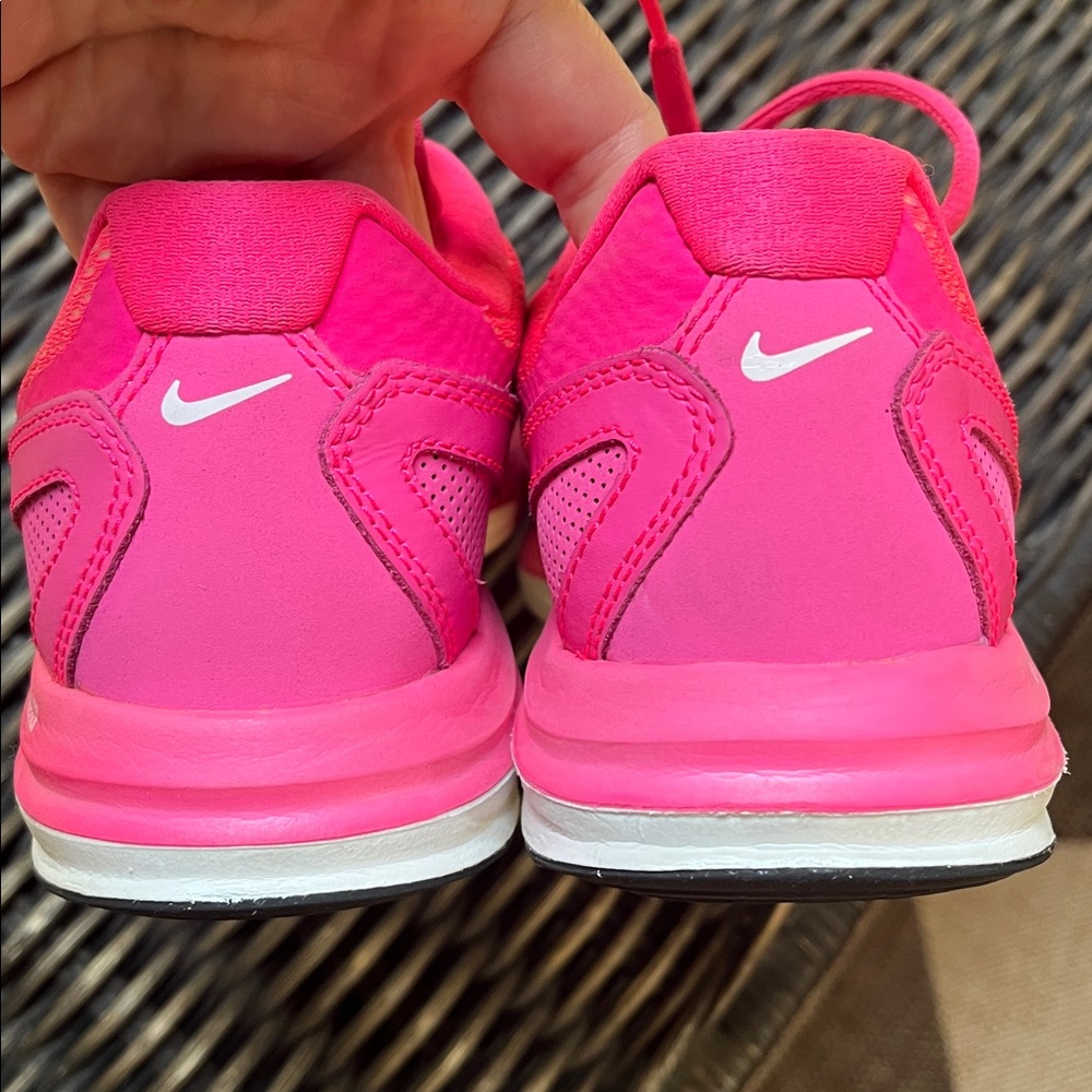 Nike Women's Bright Pink Athletic Shoes - Picture 8 of 10